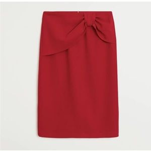 Red Mango pencil skirt with bow/knot detail. NWT